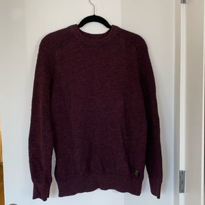 H&M long-sleeved maroon sweater